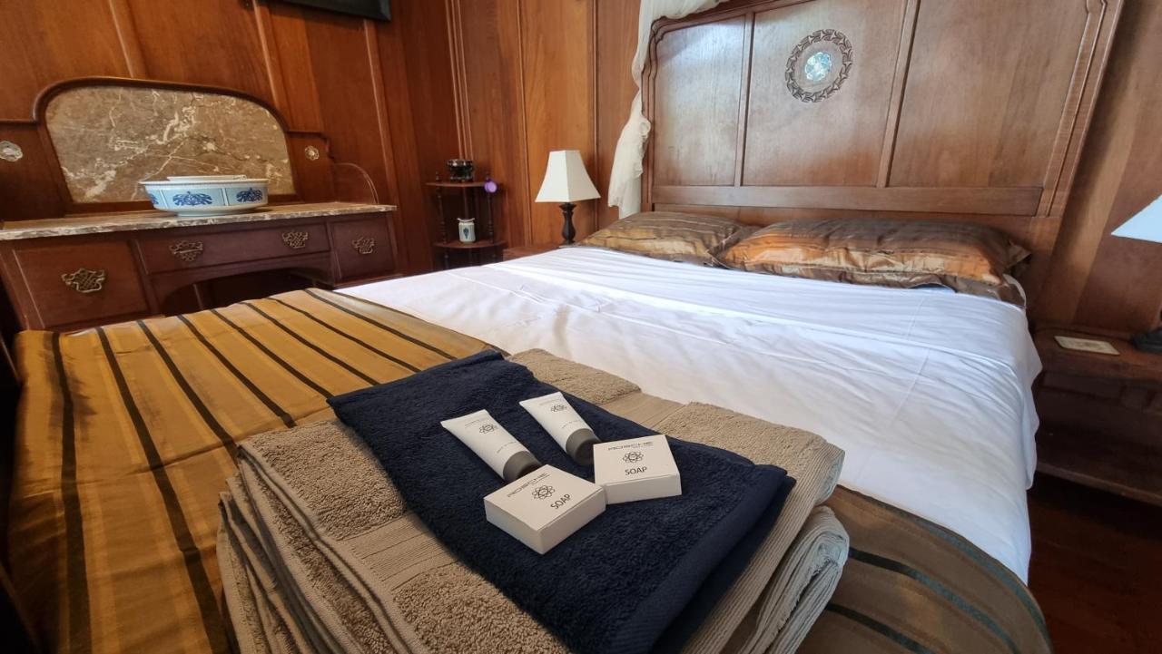 Oceania House Hotel Bantam Village Eksteriør billede